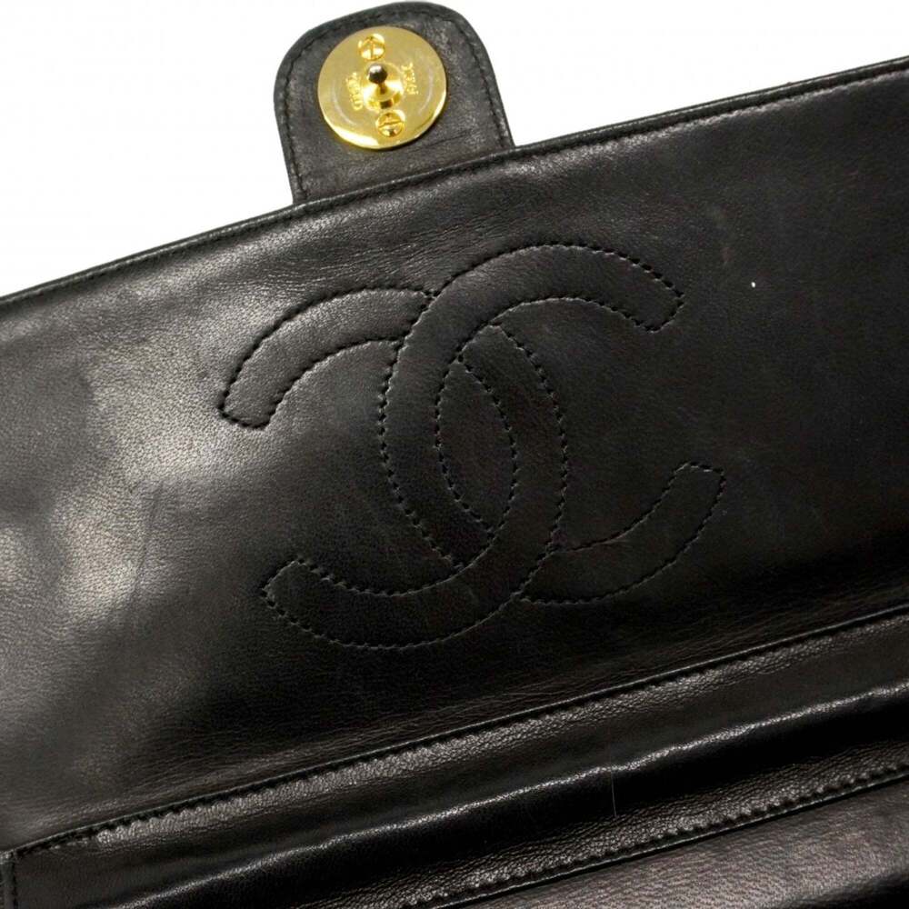 CHANEL Black Lambskin Leather Shoulder Bag - Picture 12 of 16